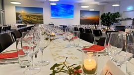 Festlich gedeckter Tisch im Restaurant Treffpunkt