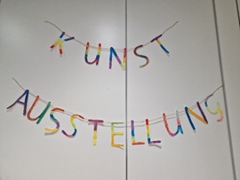 Gebastelter Schriftzug "Kunstausstellung"